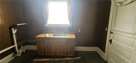 229 5th Street Elyria OH 44035