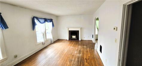 229 5th Street Elyria OH 44035