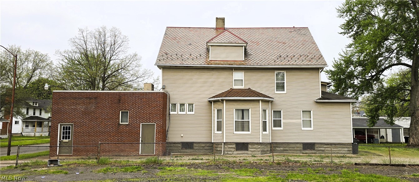 229 5th Street Elyria OH 44035