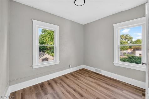 1464 E 175th Street Cleveland OH 44110