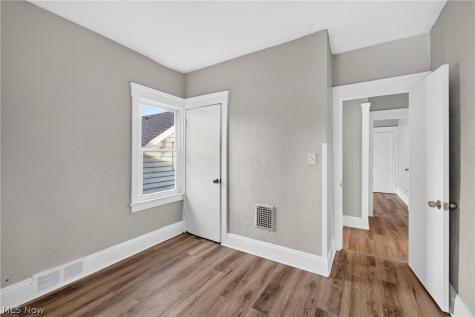 1464 E 175th Street Cleveland OH 44110