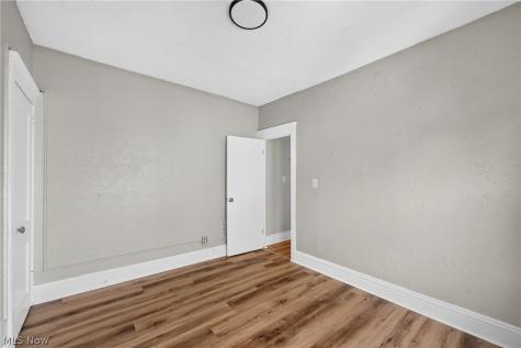 1464 E 175th Street Cleveland OH 44110