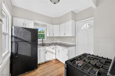 1464 E 175th Street Cleveland OH 44110
