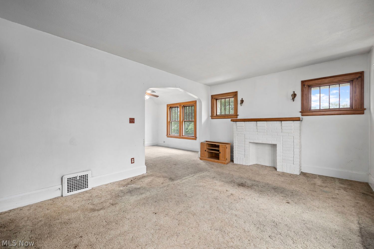 358-360 Cambridge Avenue Elyria OH 44035