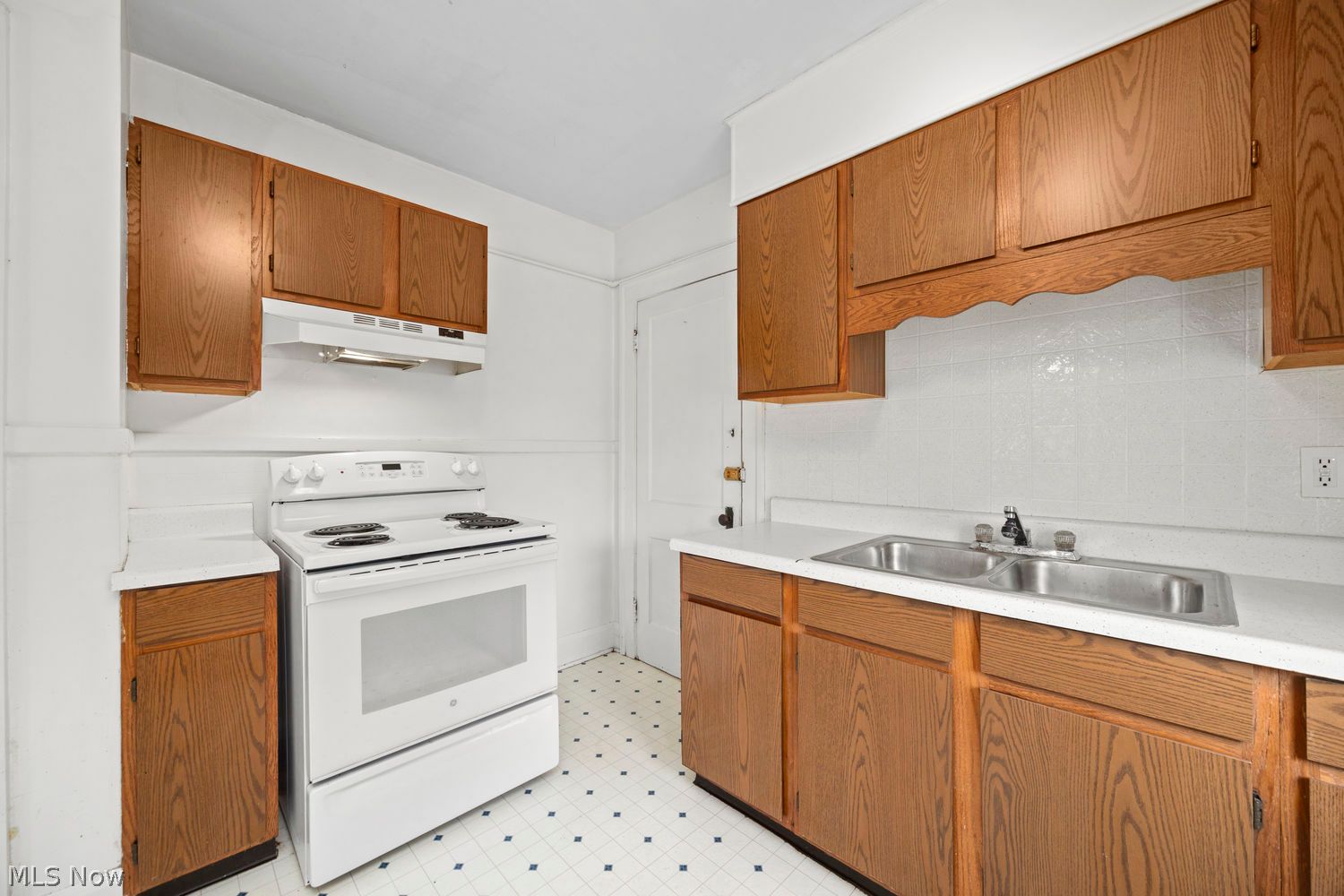 358-360 Cambridge Avenue Elyria OH 44035