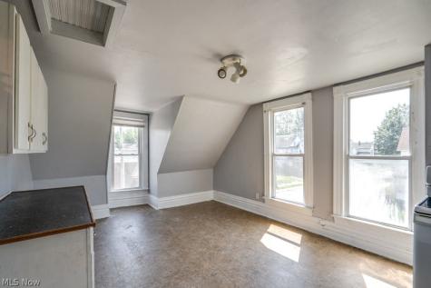 949 S Arch Avenue Alliance OH 44601