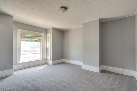 949 S Arch Avenue Alliance OH 44601