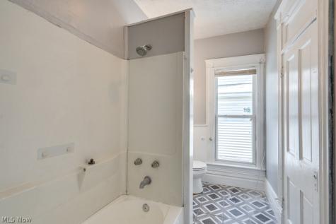 949 S Arch Avenue Alliance OH 44601