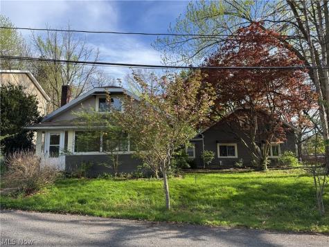 206 Olivet Avenue Akron OH 44319