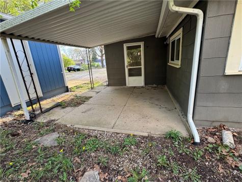 206 Olivet Avenue Akron OH 44319