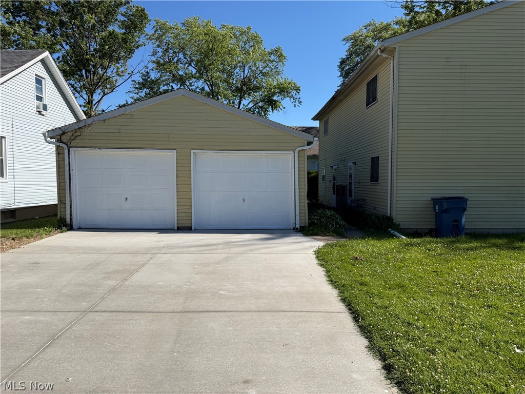 2305-2307 Hamilton Avenue Lorain OH 44052