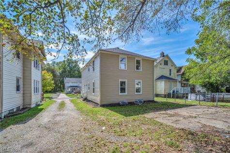 907 Whittier Avenue Akron OH 44320