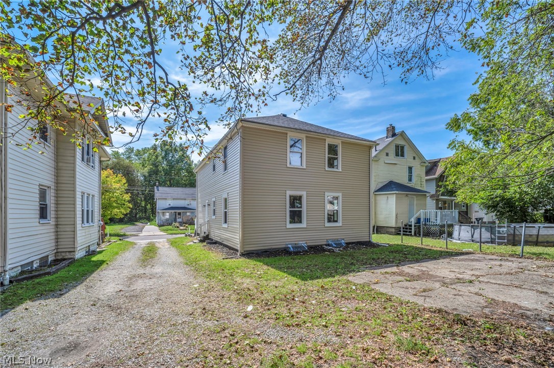 907 Whittier Avenue Akron OH 44320
