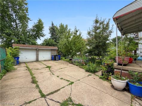 3711 Daisy Avenue Cleveland OH 44109