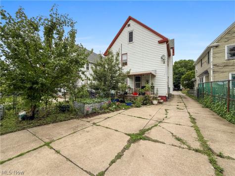3711 Daisy Avenue Cleveland OH 44109