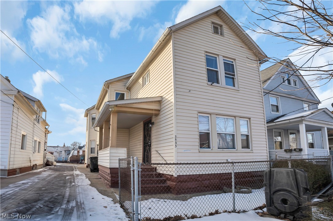 3533 Carlyle Avenue Cleveland OH 44109