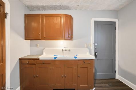 3533 Carlyle Avenue Cleveland OH 44109