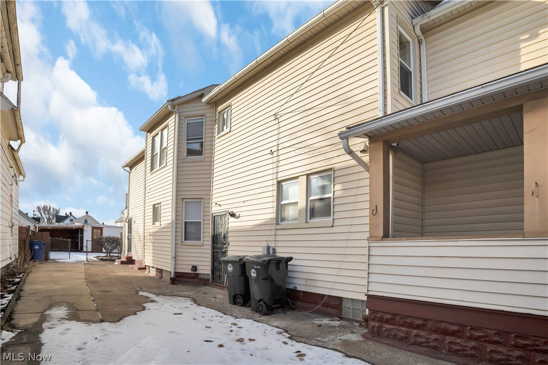 3533 Carlyle Avenue Cleveland OH 44109