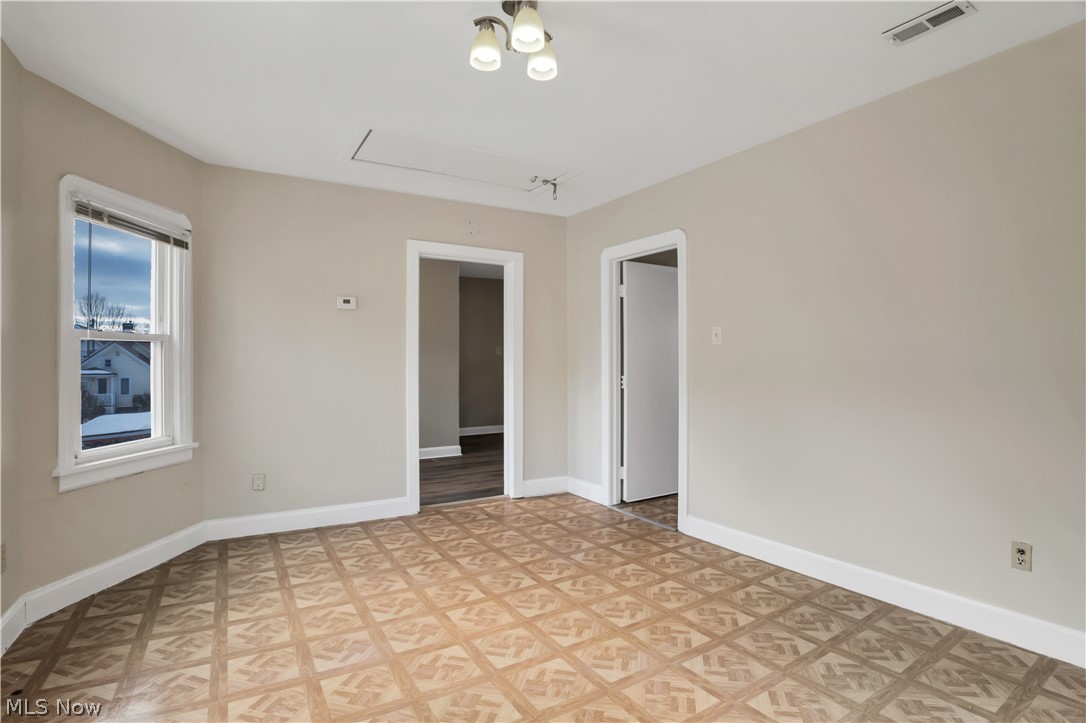 3533 Carlyle Avenue Cleveland OH 44109
