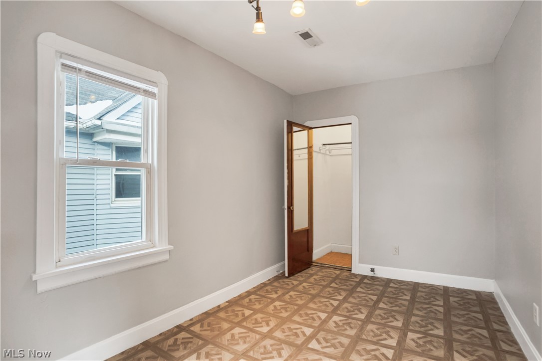 3533 Carlyle Avenue Cleveland OH 44109