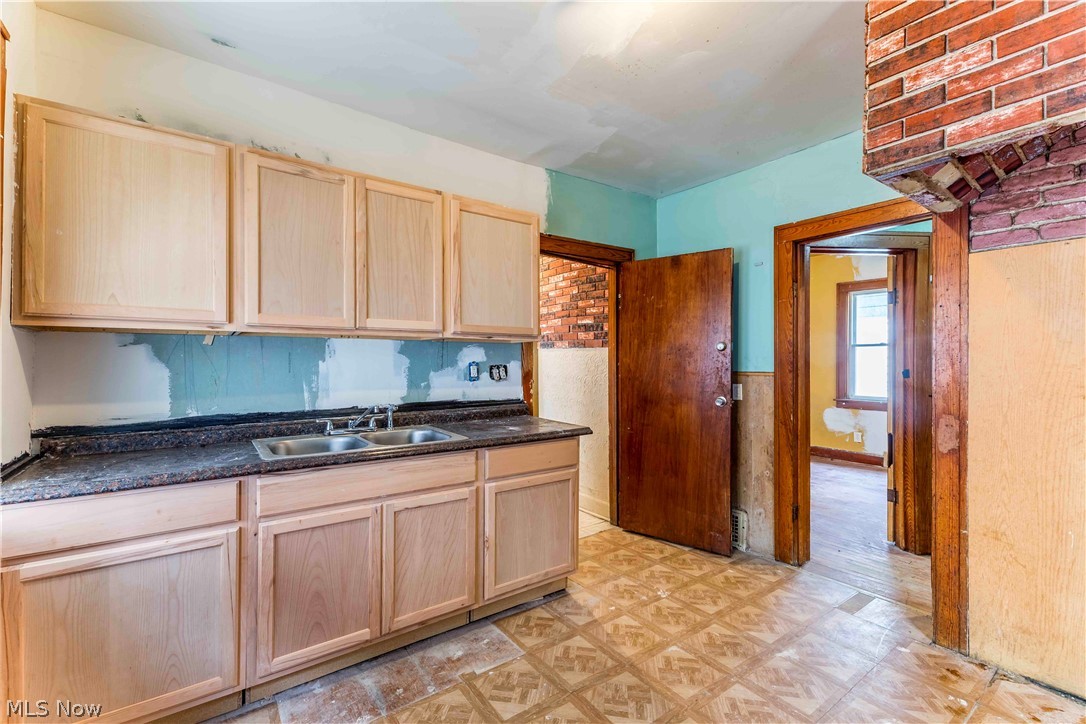 16007 Huntmere Avenue Cleveland OH 44110