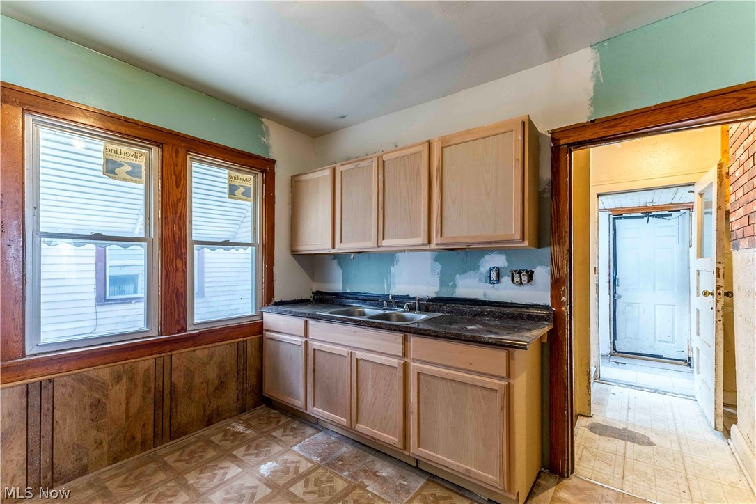 16007 Huntmere Avenue Cleveland OH 44110