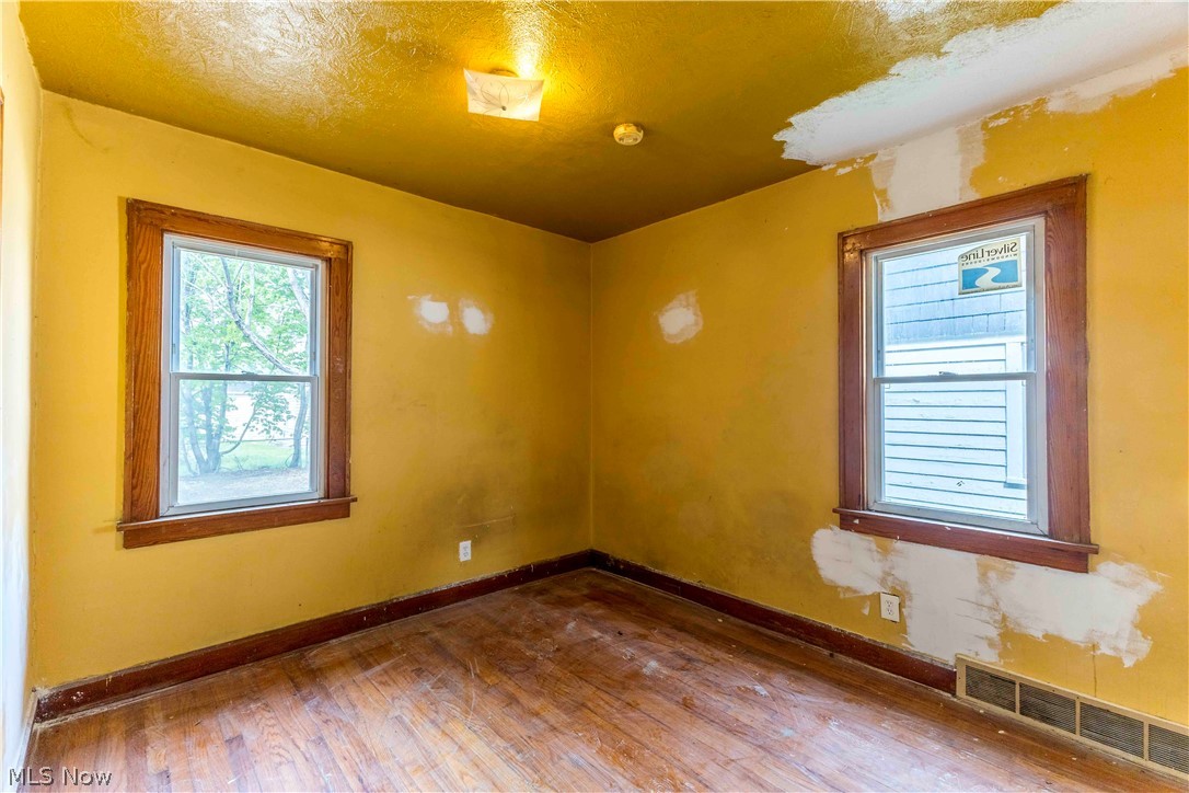16007 Huntmere Avenue Cleveland OH 44110