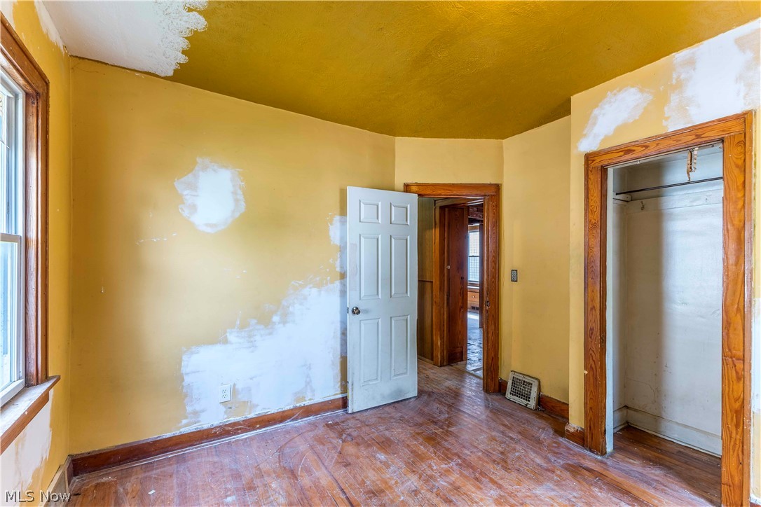 16007 Huntmere Avenue Cleveland OH 44110