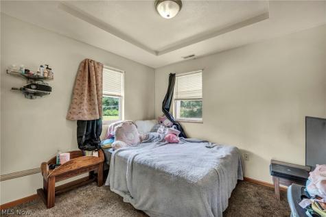 1206 Lawrence Road NE Canton OH 44705