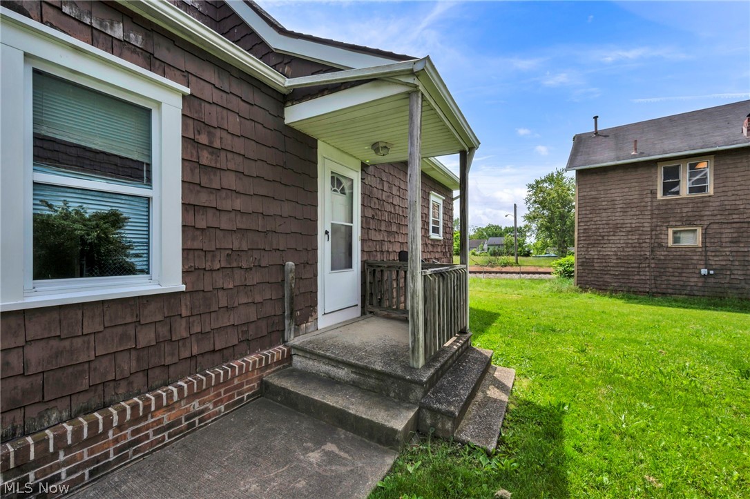 1206 Lawrence Road NE Canton OH 44705