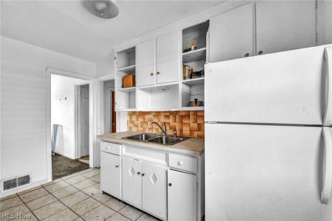 4512 W 150th Street Cleveland OH 44135