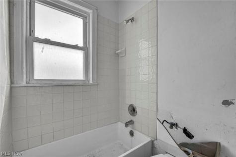 4512 W 150th Street Cleveland OH 44135