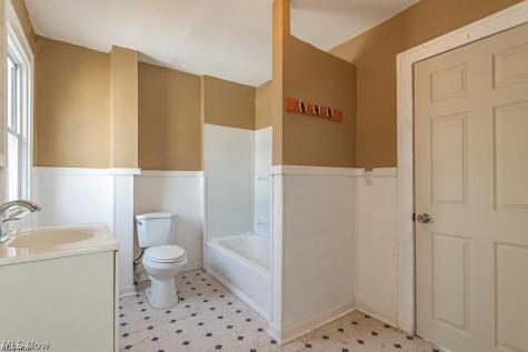 3439 W 65th Street Cleveland OH 44102