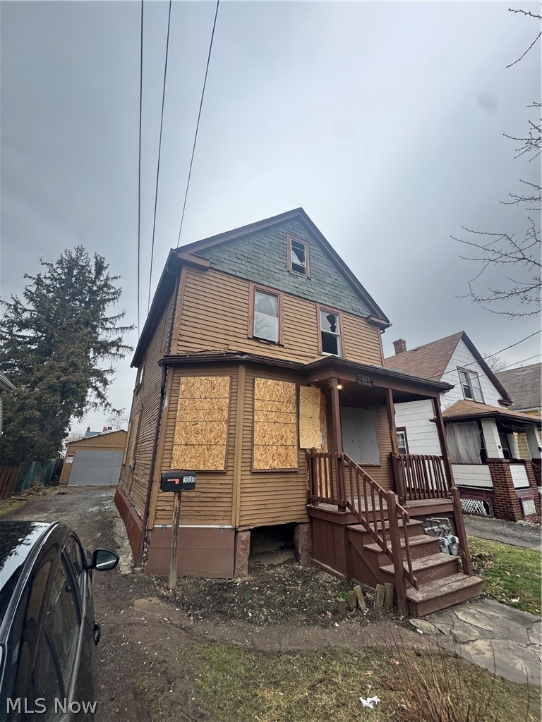 3008 Roanoke Avenue Cleveland OH 44109