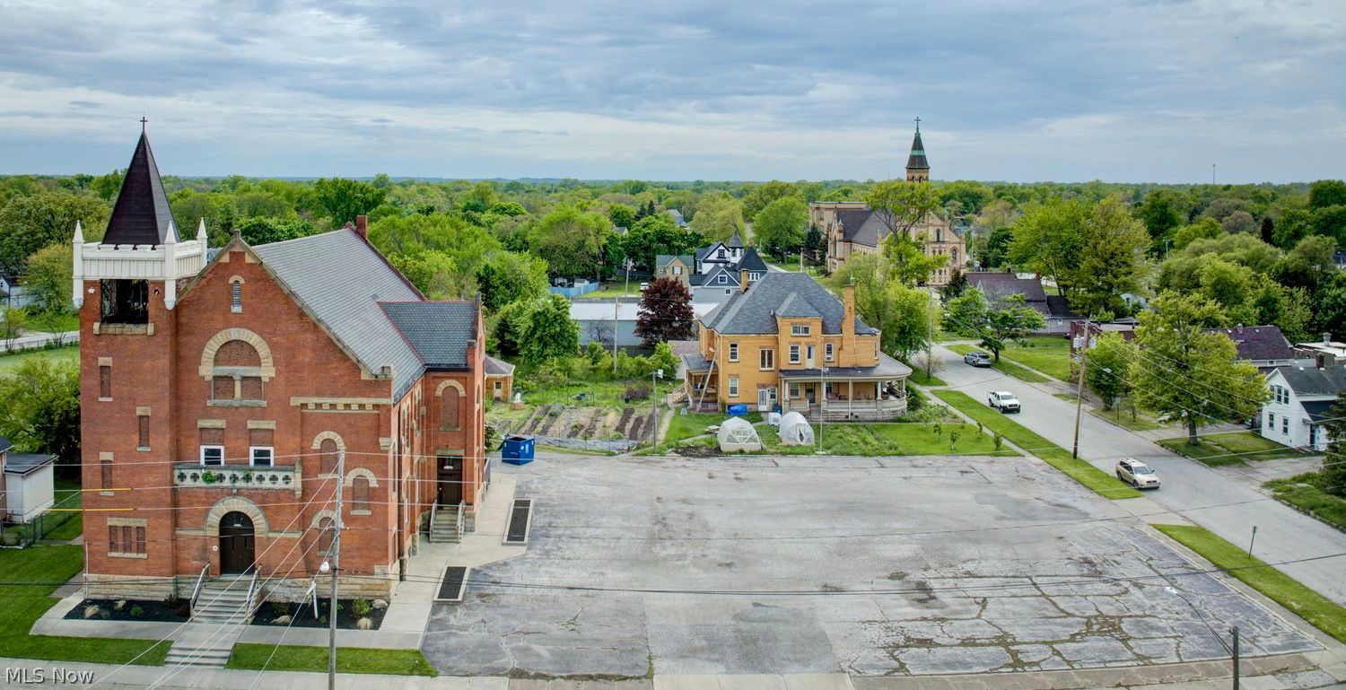 1548 Reid Avenue Lorain OH 44052