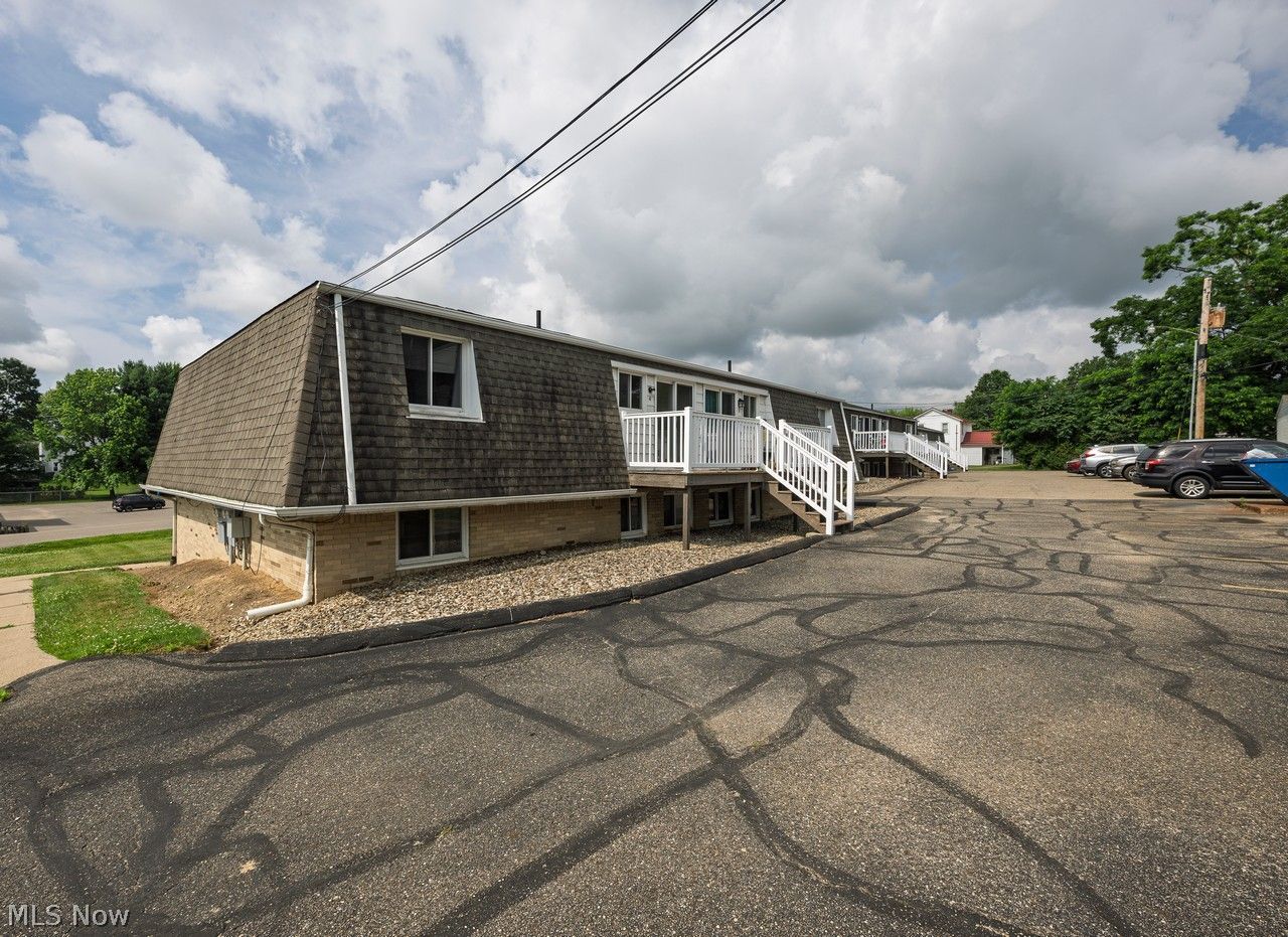 415 W Noble Street East Canton OH 44730