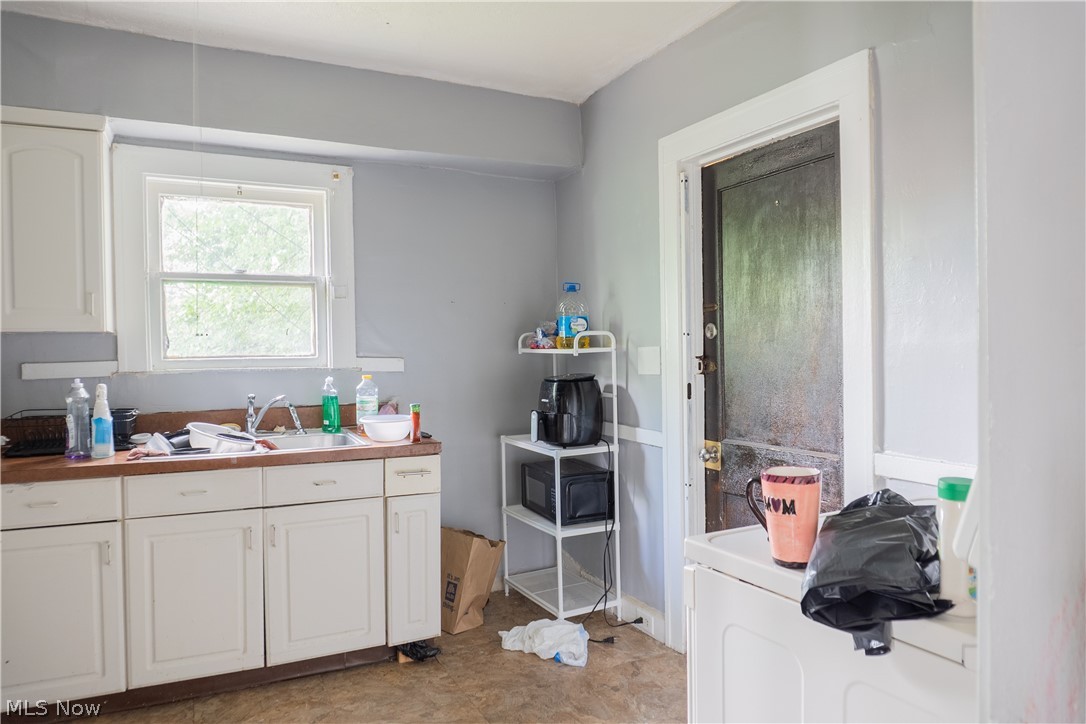 9917 Manor Avenue Cleveland OH 44104
