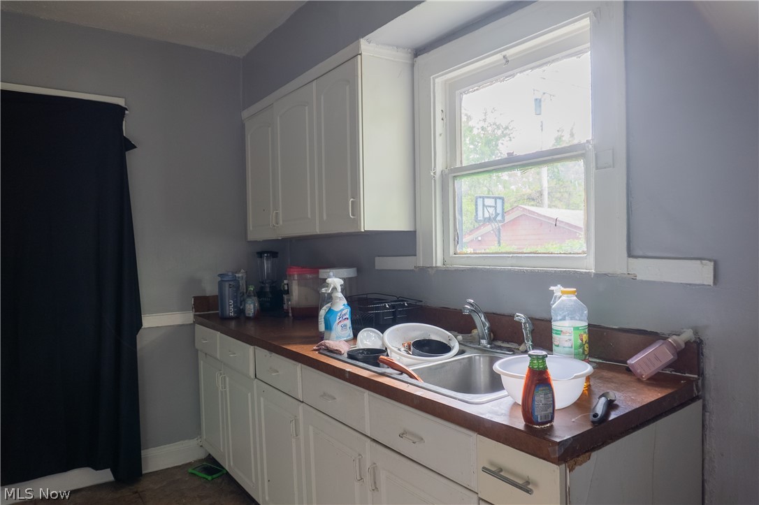 9917 Manor Avenue Cleveland OH 44104