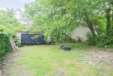 9917 Manor Avenue Cleveland OH 44104