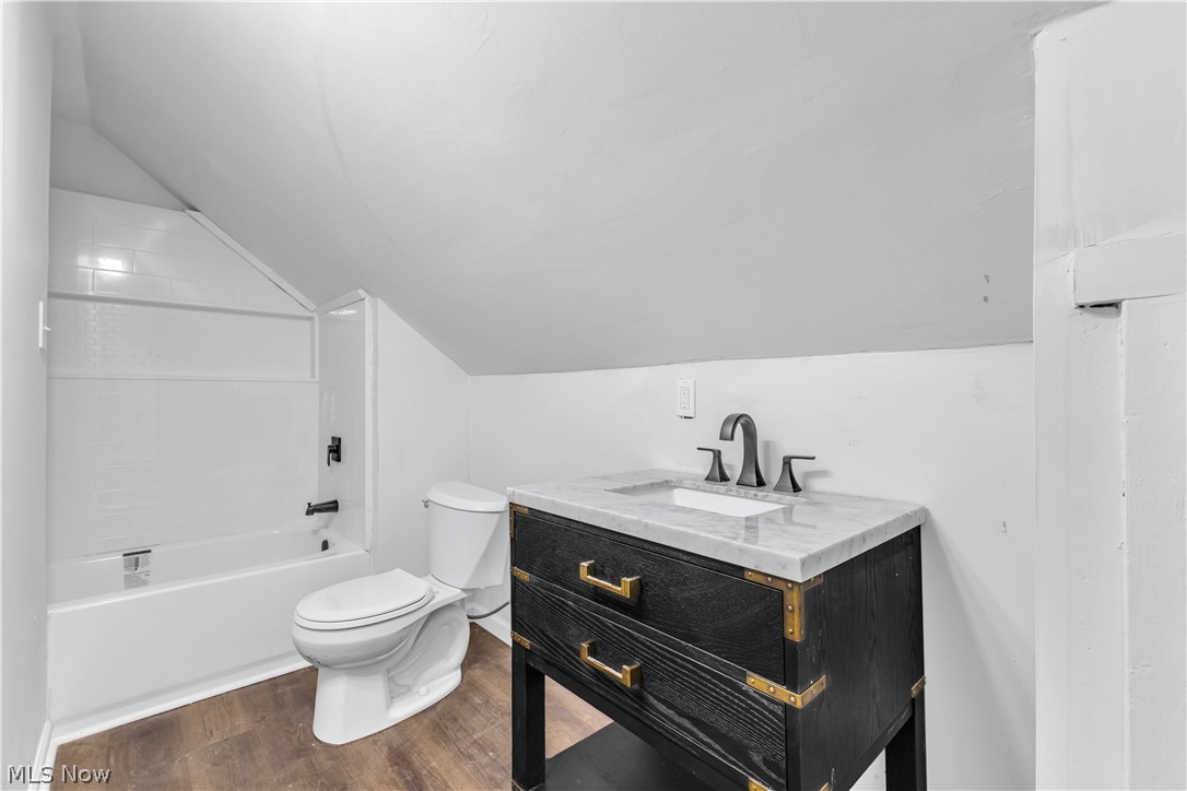 4270 Valley Road Cleveland OH 44109