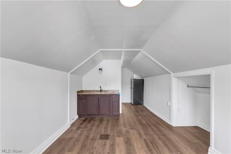 4270 Valley Road Cleveland OH 44109