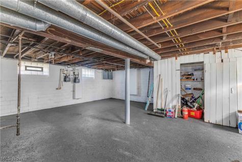 4270 Valley Road Cleveland OH 44109