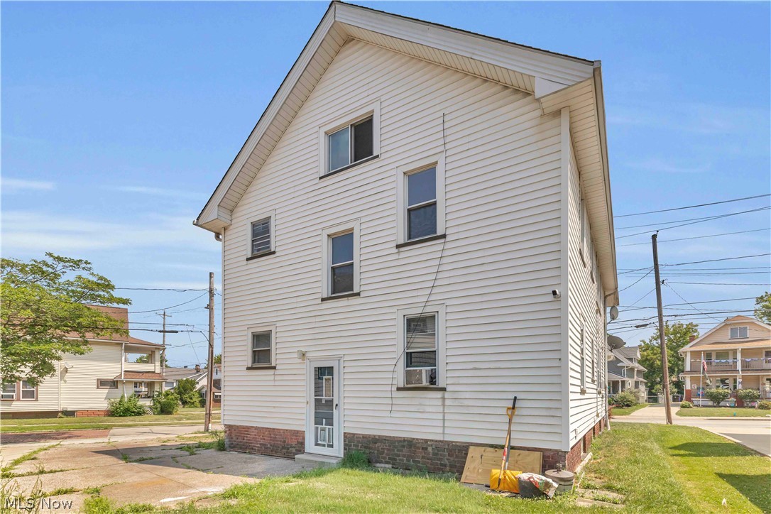 4270 Valley Road Cleveland OH 44109