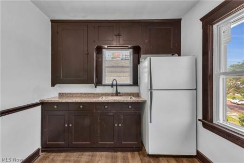 4270 Valley Road Cleveland OH 44109