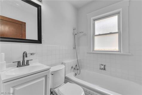 4270 Valley Road Cleveland OH 44109