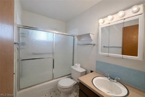 2566 & 2568 Albrecht Avenue Akron OH 44312