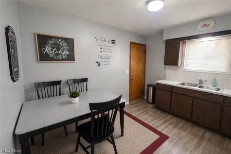 2566 & 2568 Albrecht Avenue Akron OH 44312