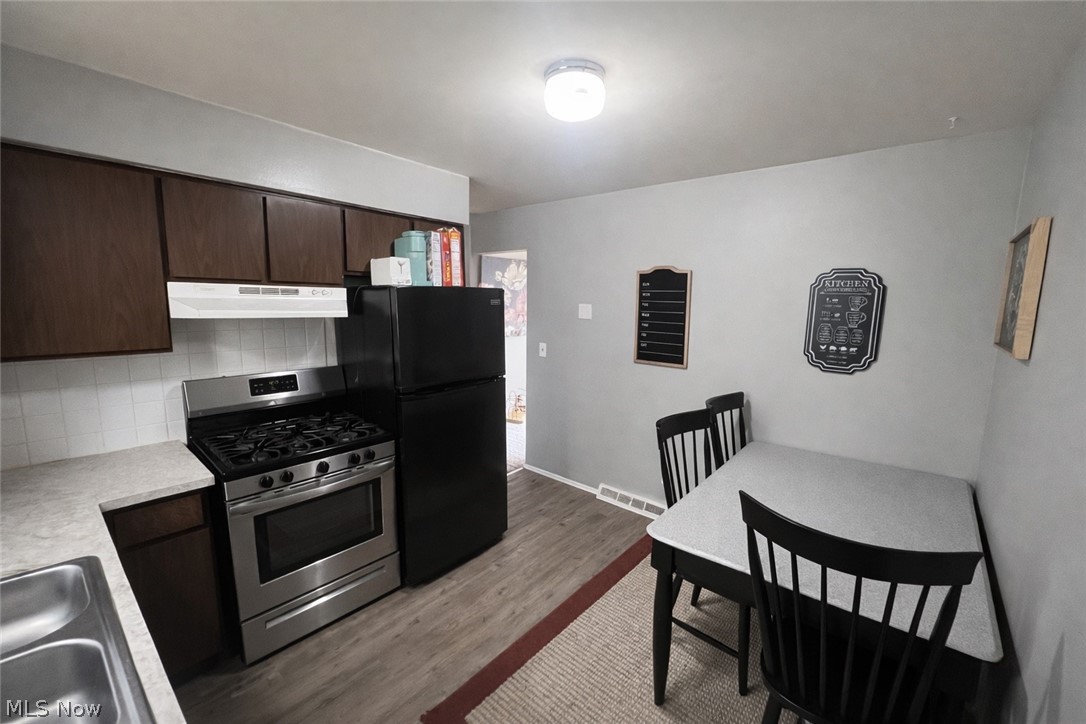 2566 & 2568 Albrecht Avenue Akron OH 44312