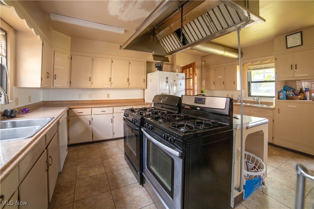 795-796 5th Street Youngstown OH 44471
