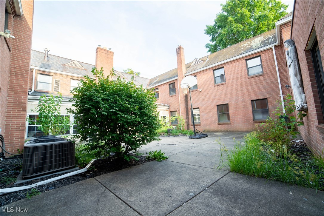 795-796 5th Street Youngstown OH 44471